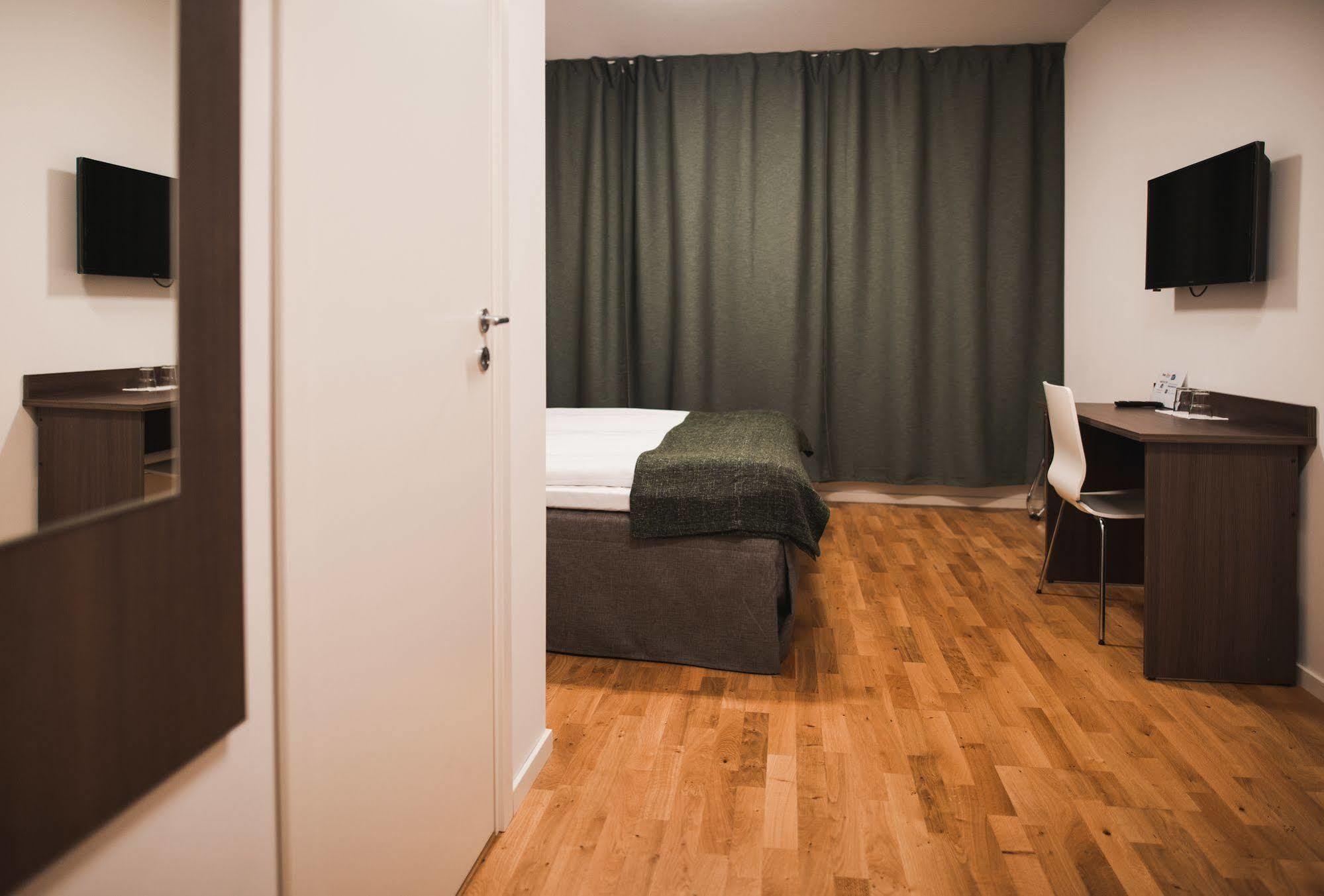Stay Xtra Hotel Kista Стокгольм Экстерьер фото