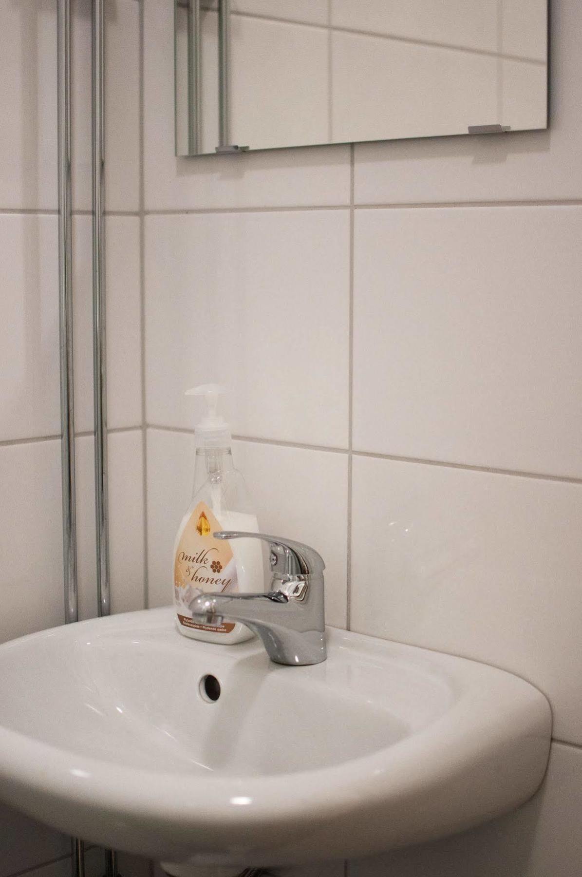 Stay Xtra Hotel Kista Стокгольм Экстерьер фото
